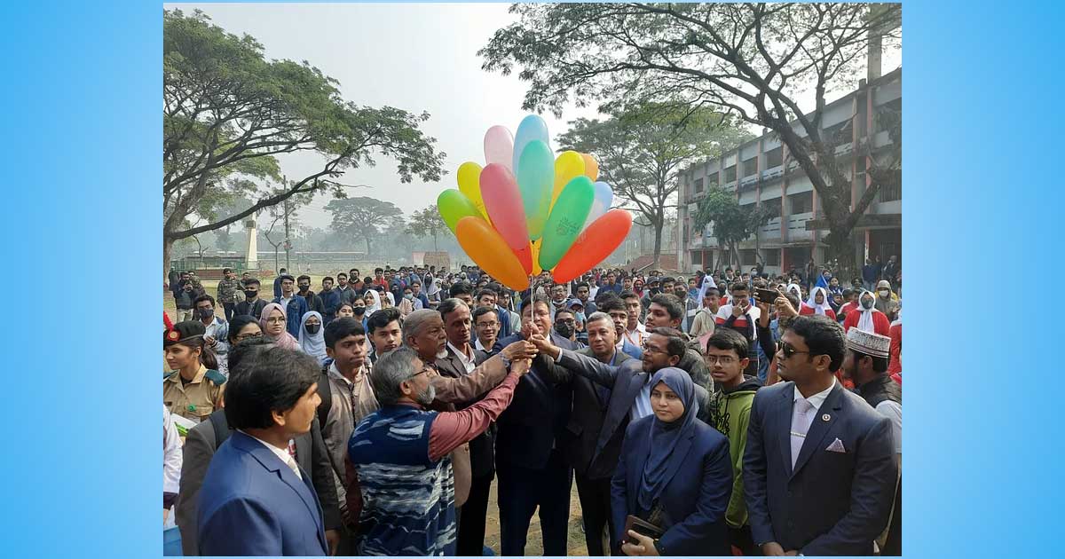 শীতের সকালে ফেনীতে গণিত উৎসব শুরু