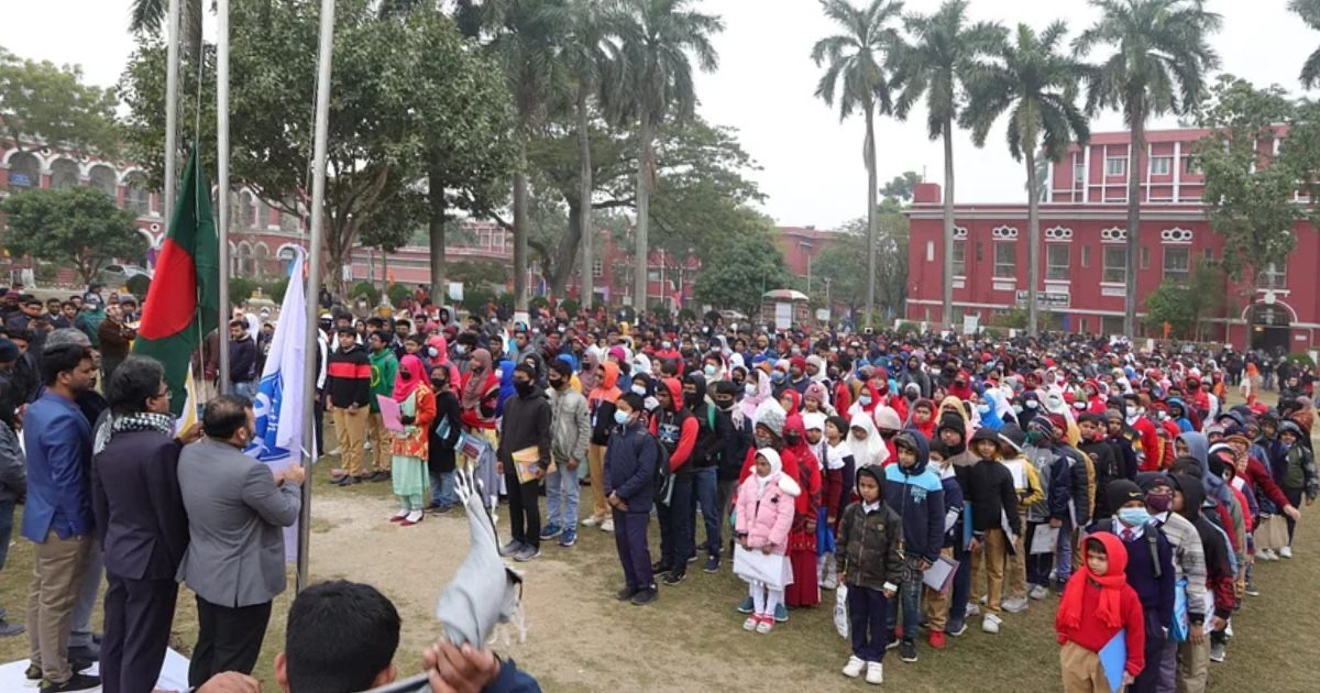 কনকনে শীতে রাজশাহী কলেজ মাঠে চলছে গণিত উৎসব